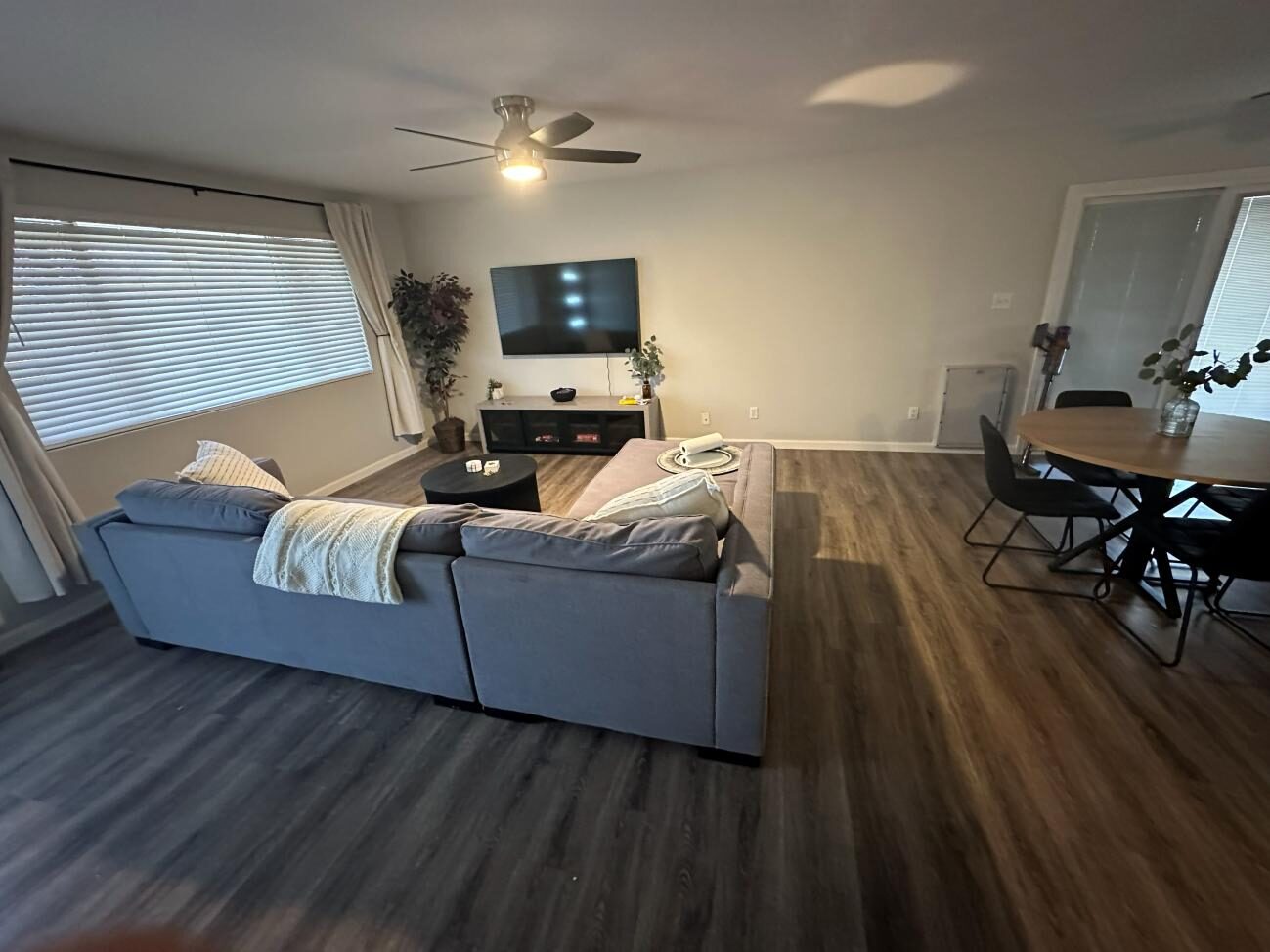 Open living room at 1916 E Ellis Dr, Tempe